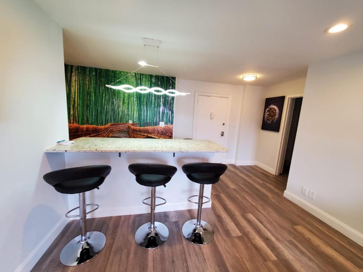 Appartamento Just Renovated 3 Br/2Bath/ Parking+ Downtown View Atlanta Esterno foto