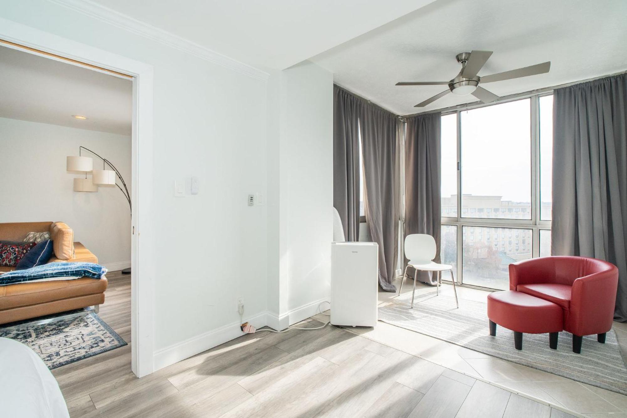 Appartamento Just Renovated 3 Br/2Bath/ Parking+ Downtown View Atlanta Esterno foto