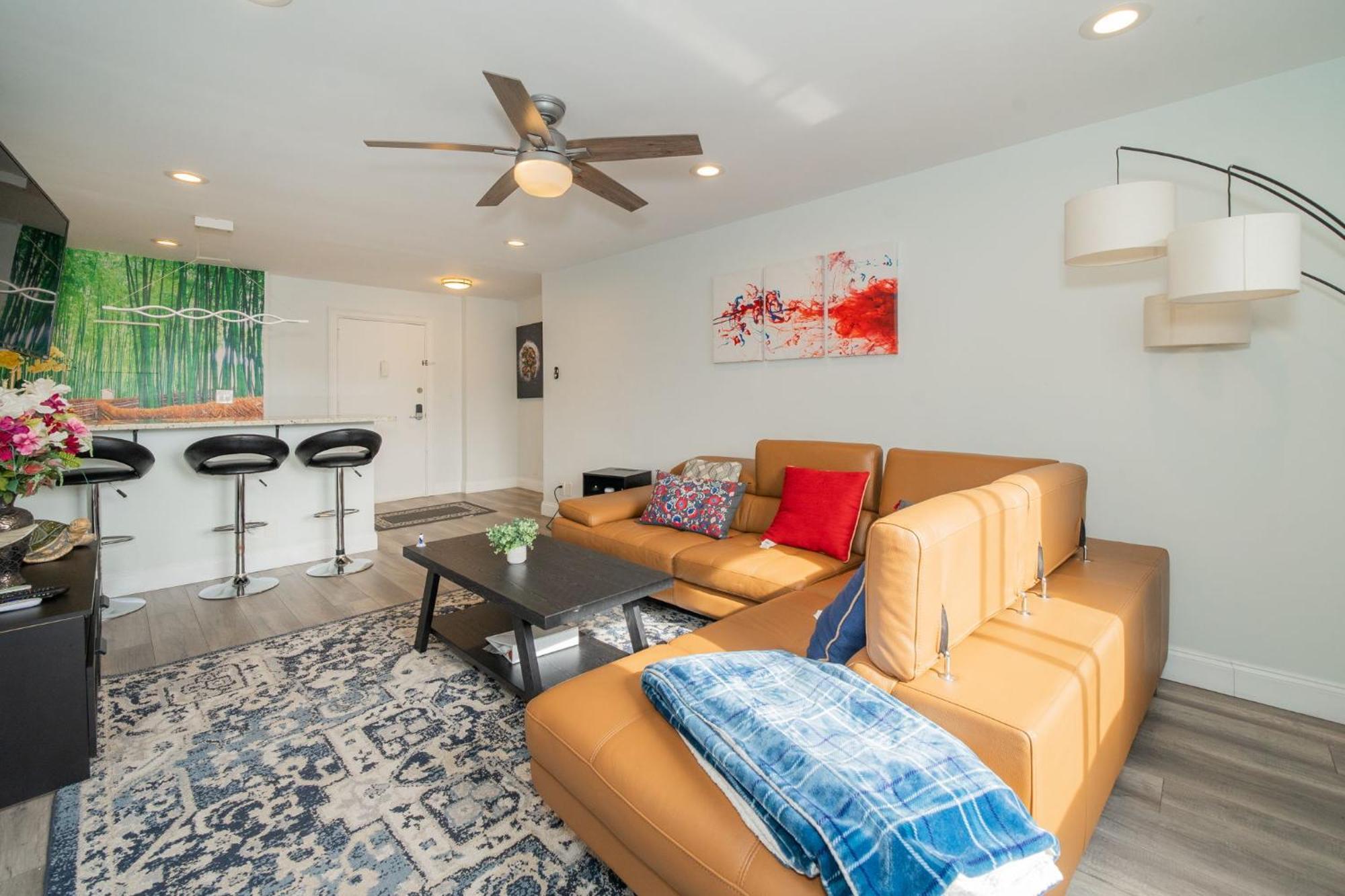 Appartamento Just Renovated 3 Br/2Bath/ Parking+ Downtown View Atlanta Esterno foto